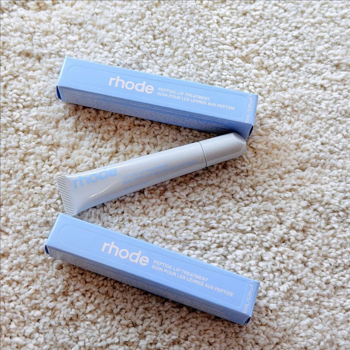 Glossy Peptide-Style Lip Balm