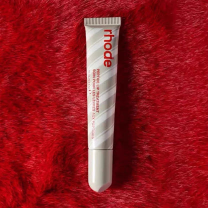 Glossy Peptide-Style Lip Balm